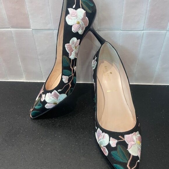 Stunning Kate Spade NY Black Velvet Suede Floral Embroidery Pumps Heels Size 7.5 - Picture 2 of 10